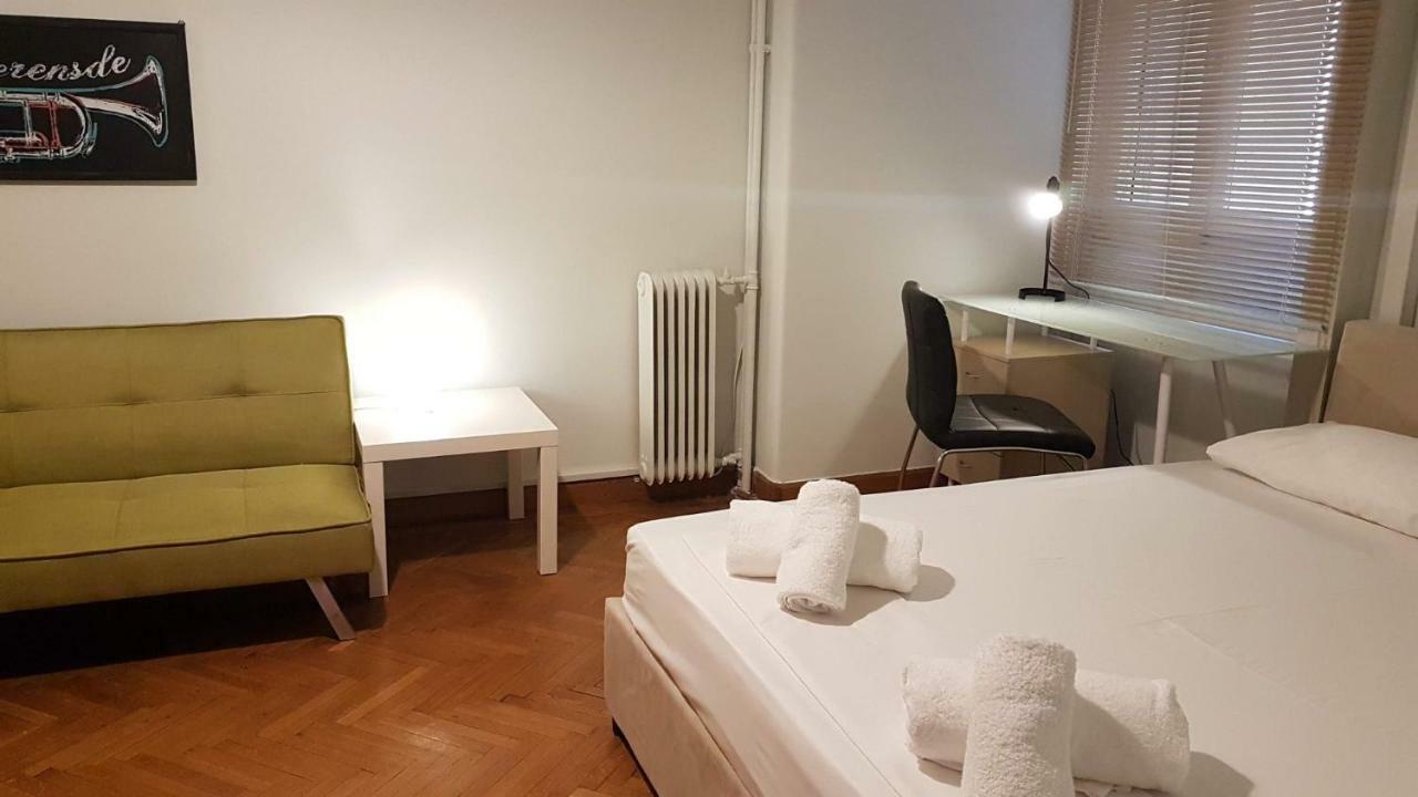 Violet Errathens Apartment - Athens Center, 7 Bd, 3 Bath ภายนอก รูปภาพ