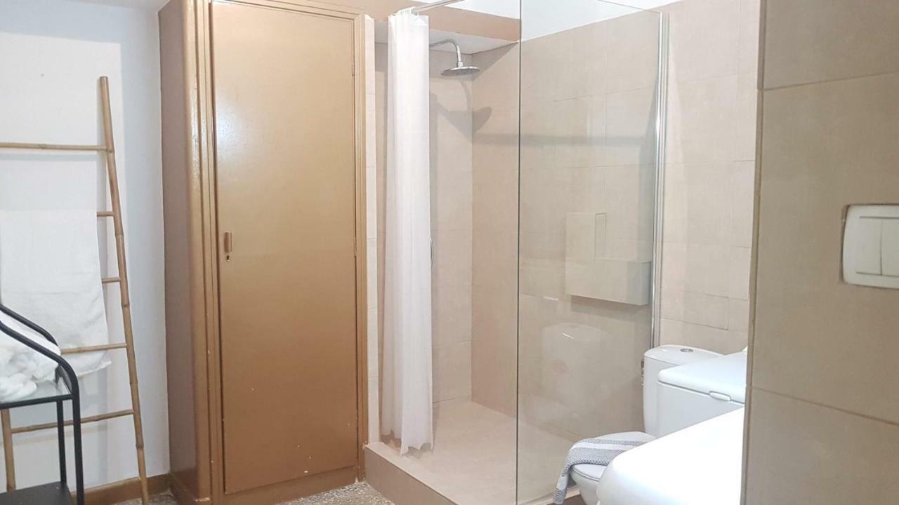 Violet Errathens Apartment - Athens Center, 7 Bd, 3 Bath ภายนอก รูปภาพ