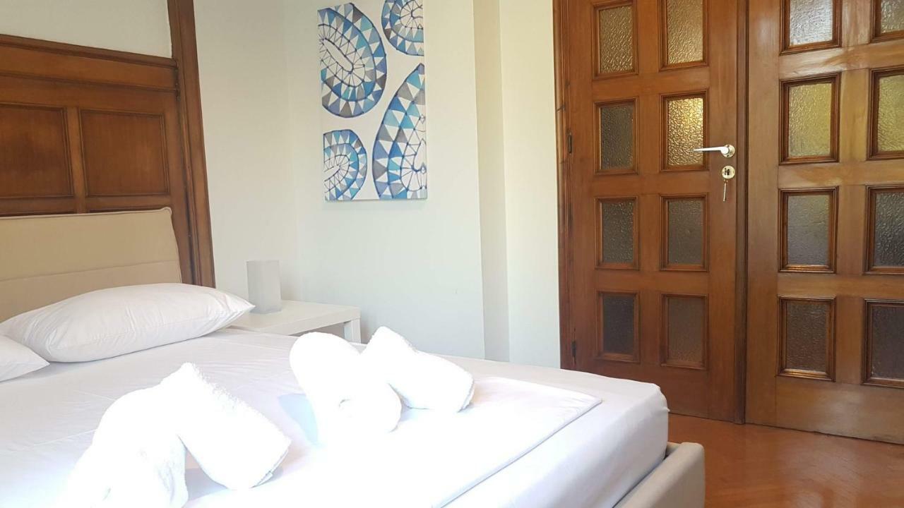 Violet Errathens Apartment - Athens Center, 7 Bd, 3 Bath ภายนอก รูปภาพ