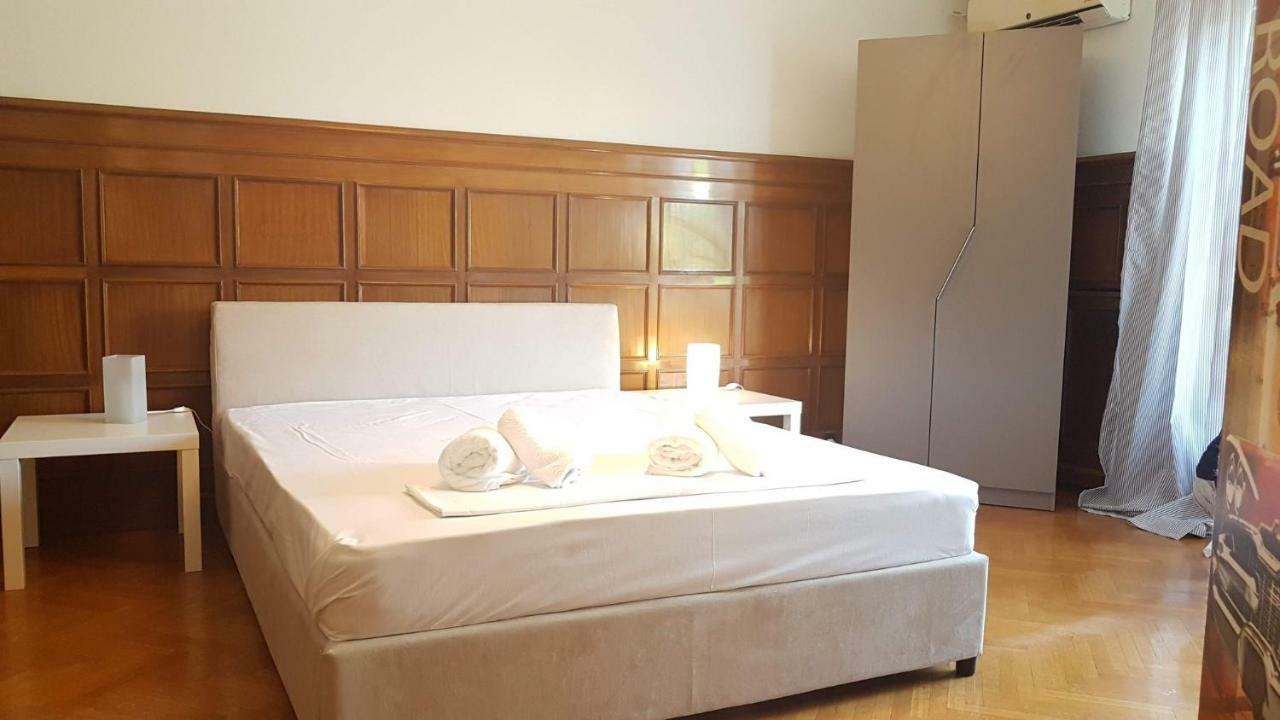 Violet Errathens Apartment - Athens Center, 7 Bd, 3 Bath ภายนอก รูปภาพ